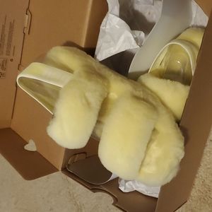 UGG OH Yeah fur slides